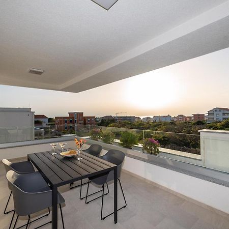 Apartments & Rooms Pool Villas Maris Novalja Exterior photo
