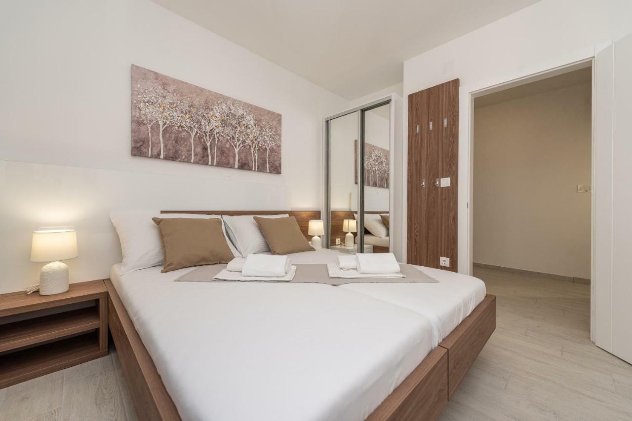 Apartments & Rooms Pool Villas Maris Novalja Exterior photo